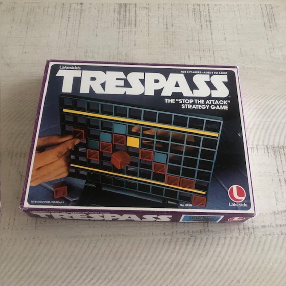Vintage 1979 Lakeside Trespass The "Stop the Attack" Strategy Game